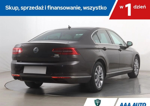 Volkswagen Passat cena 68000 przebieg: 151589, rok produkcji 2015 z Raszków małe 154